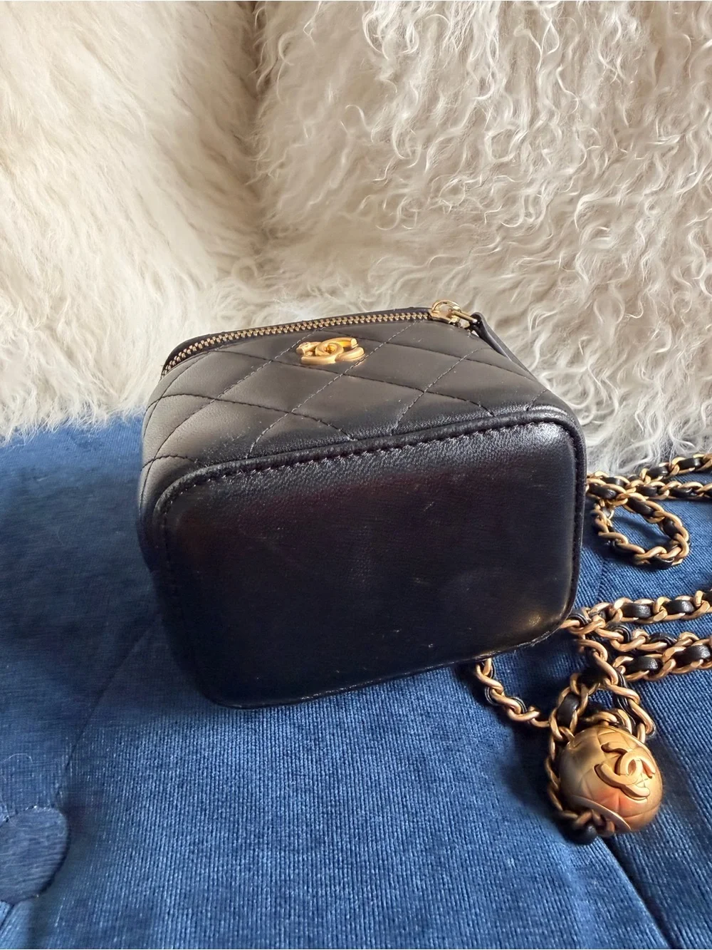 Chanel Lambskin Quilted Mini Pearl Crush Vanity Case With Chain Black - Picture 6 of 10